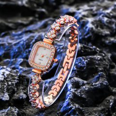 Fashionable Diamond-Studded Women's Quartz Watch Bracelet